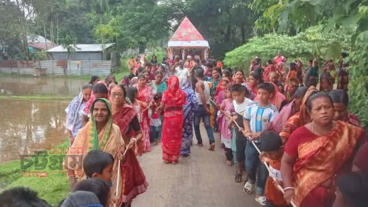 রাঙ্গামাটি বাঙ্গালহালিয়াতে বর্ণাঢ্য শোভাযাত্রা উৎসব মুখর পরিবেশে রথযাত্রা অনুষ্ঠিত।